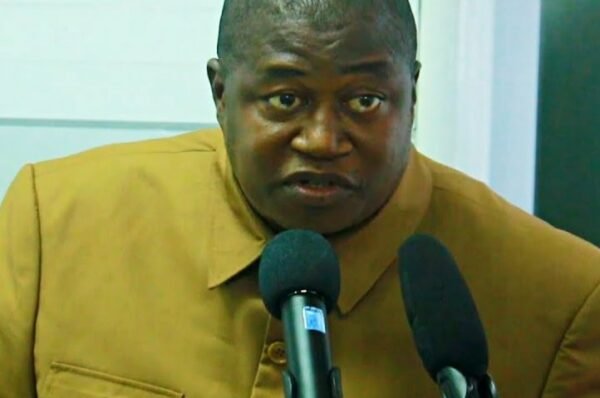 At the 2day second Trade Road Show  Trade Ministry PR Unit chops over Le23M