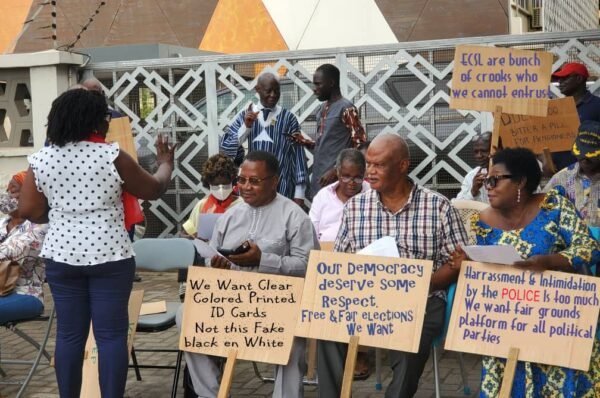 Sierra Leoneans…  Allow peace to reign!