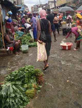 Dovecote or Guard Street market in Freetown, Sierra Leone. The market has recently seen a rapid decline of people and food products as inflation persists amidst little harvest seasons across the country. (C)Africa24/photo:Hassan I.Conteh