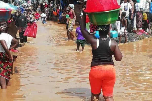 Rainstorm destroys market goods in Waterloo