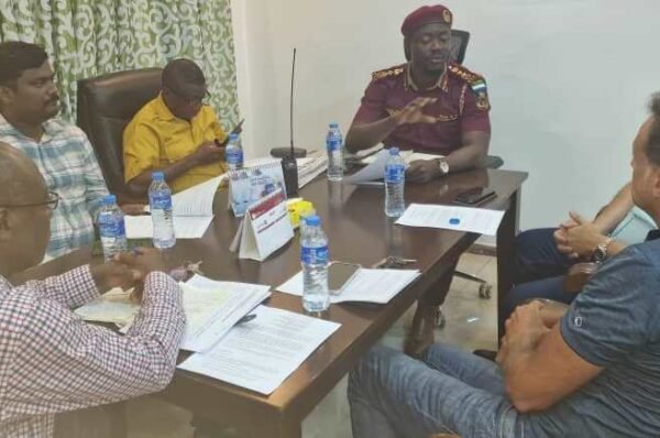 To sign MOU, SLRSA ED meets with Importers