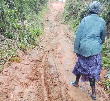 Women travellers mostly find it challenging to climb Avoid Foriya mountain in Nene Chiefdom. Photo Credit: Africa24